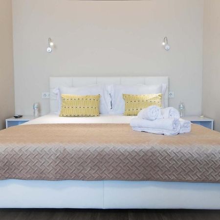 Просторная Однокомнатная Жк Счастливый Appartement Dnjepropetovsk Buitenkant foto
