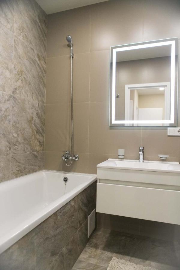 Просторная Однокомнатная Жк Счастливый Appartement Dnjepropetovsk Buitenkant foto