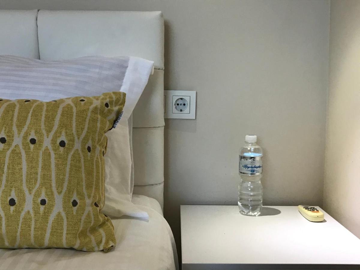 Просторная Однокомнатная Жк Счастливый Appartement Dnjepropetovsk Buitenkant foto